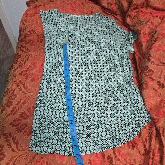 Pleione Geometric Blouse SP – Teal, Flowy & Office-Ready - Picture 7 of 8